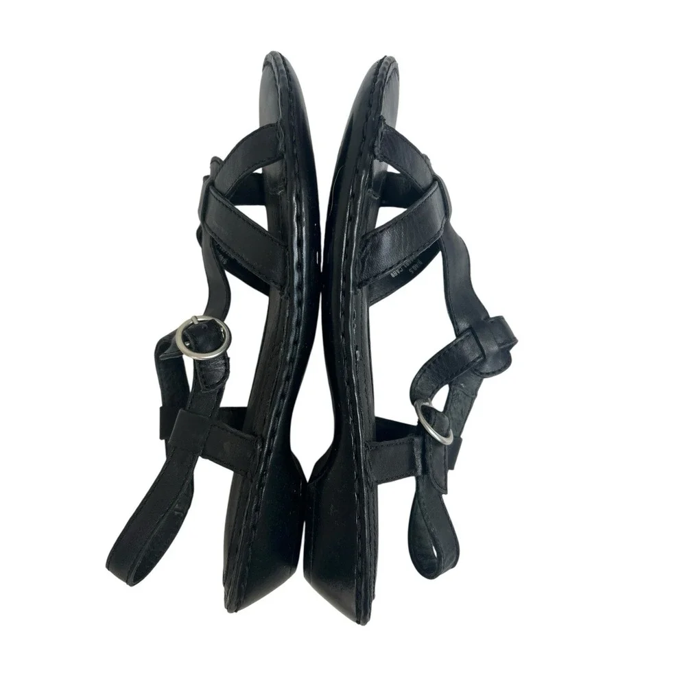 Born Kristy 9M/WBlack T- Strap Buckle Leather Sandals Silver‎ Hardware Flats
